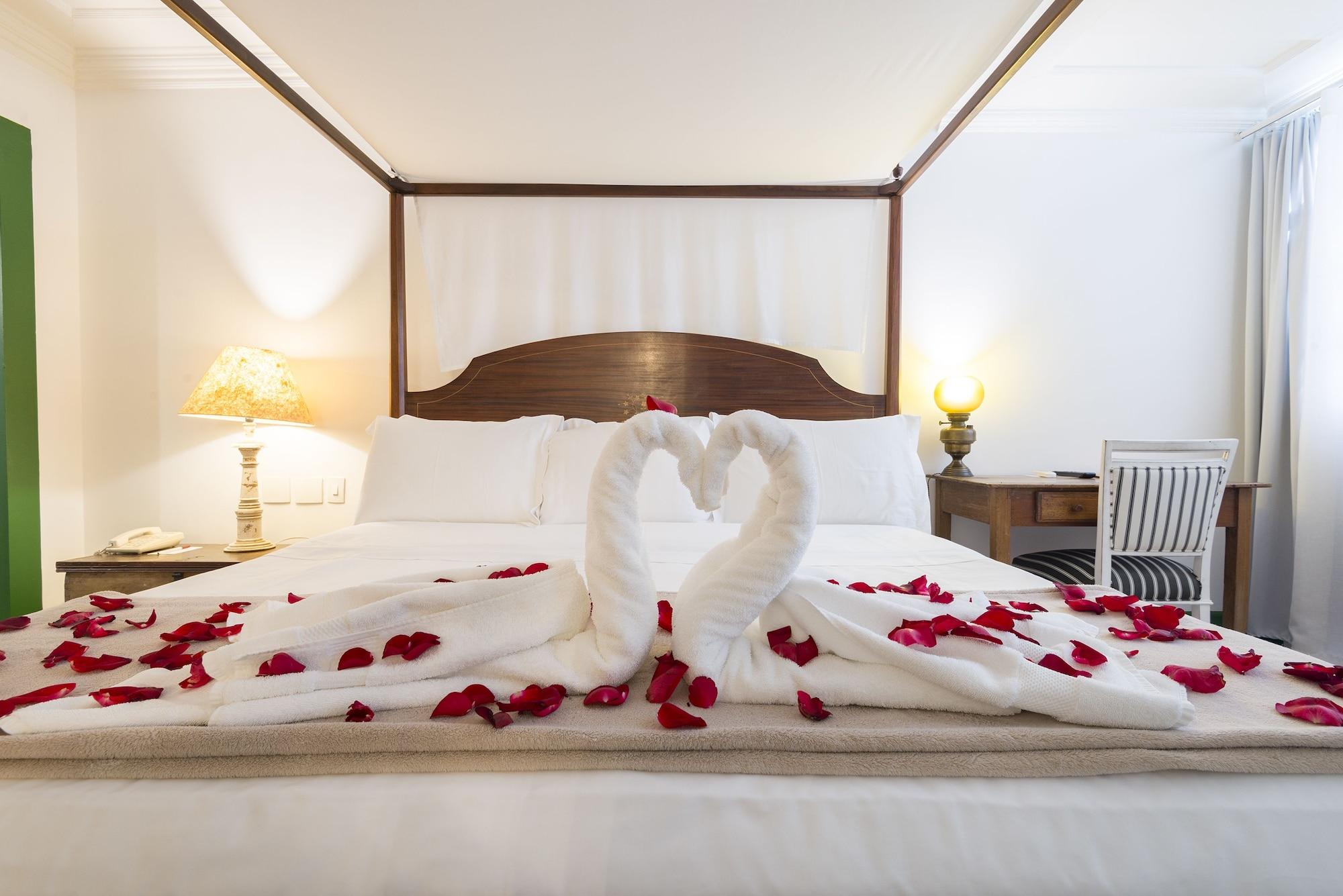 Hotel Solar do Rosário Ouro Preto  Exterior foto A bed with rose petals